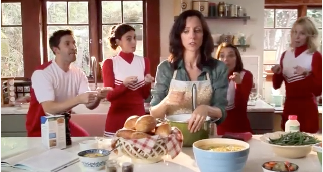 Cooking ham at home draws a cheerleading crowd in this Safeway/Tom Thumb holiday advertisement.