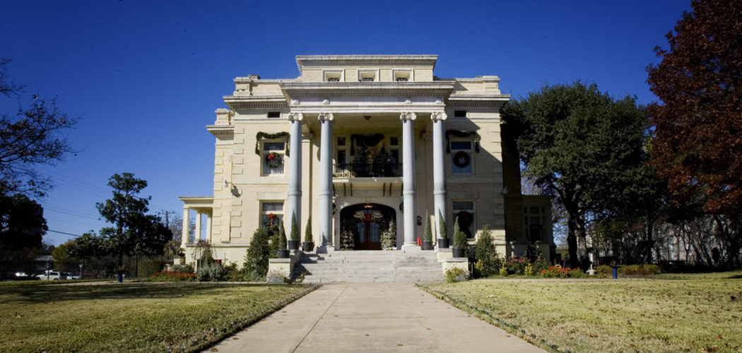 Exterior of the Alexander Mansion in 2016. (Photo by Jenn Ackerman/The Dallas Morning News)