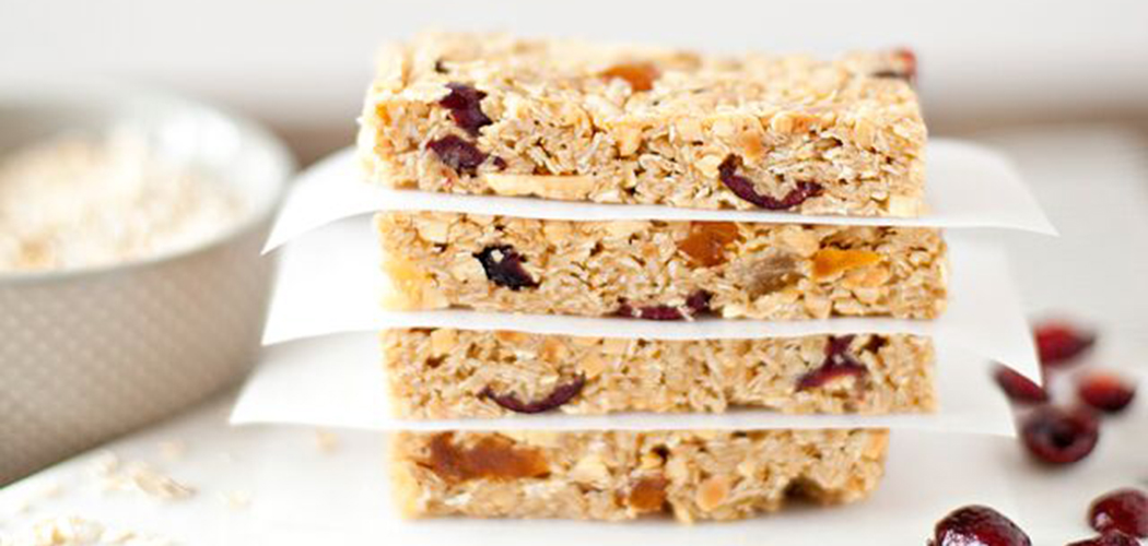 Dried fruit and nut granola bars