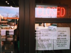 "Closed" sign at Green Grocer (photo by Brittany Nunn)