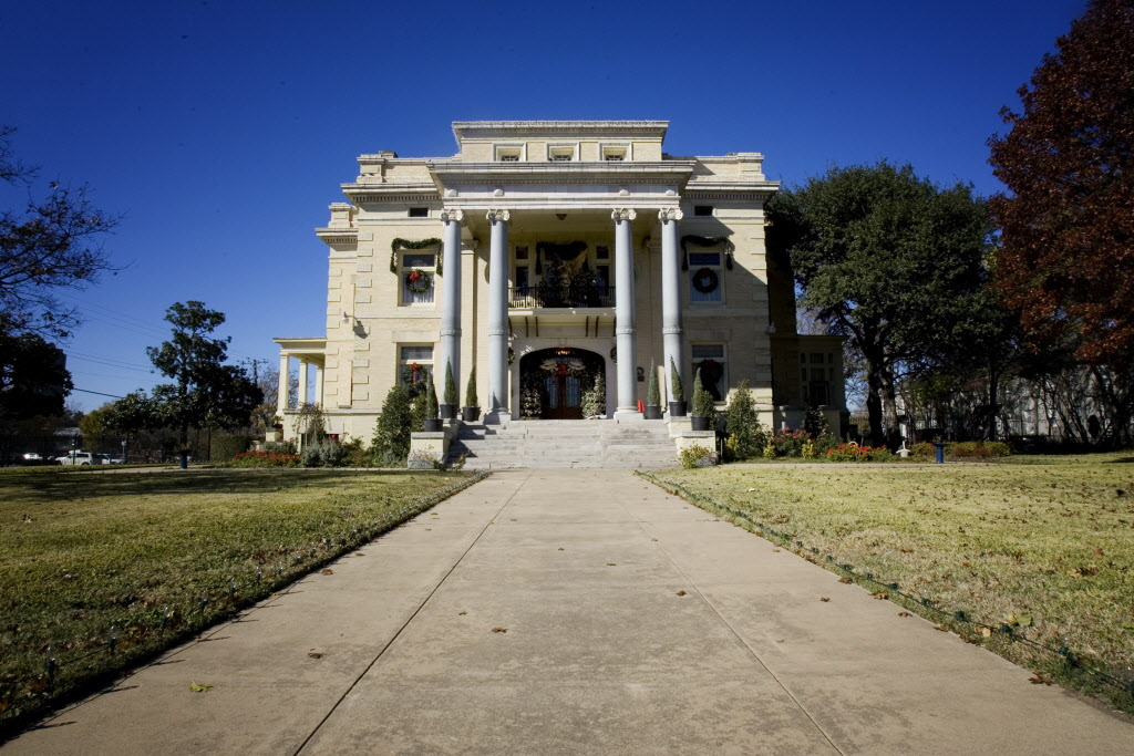 Alexander Mansion on Ross Avenue in East Dallas. (Photo from the Dallas Woman's Forum) 