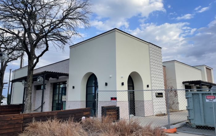 Exterior of Ellen's at Casa Linda Plaza