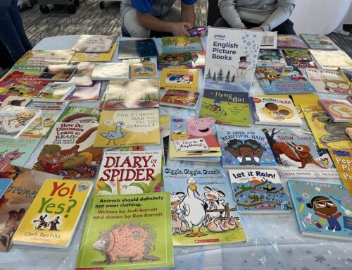 Hundreds of Geneva Heights Elementary students receive free books